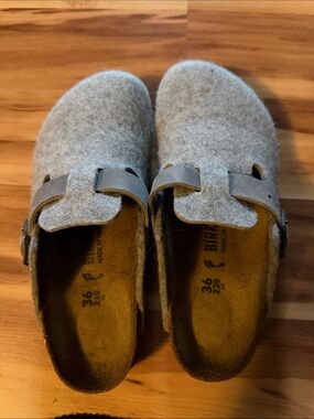 Birkenstock Grey Wool Boston Clogs with Adjustable Strap